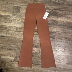 NWT - Tavi Active - High Waisted Bootcut Pant - Clove - Size S